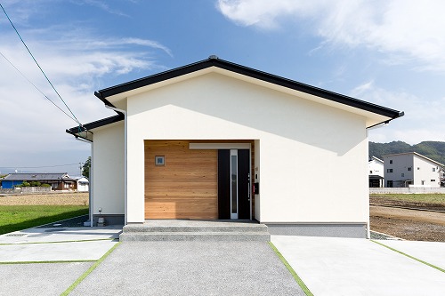 松前町徳丸　ゆったりとした敷地に建つ平家のお家